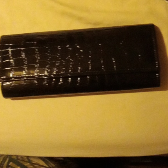 Ladies patten leather crossbody clutch nwt - Picture 2 of 9